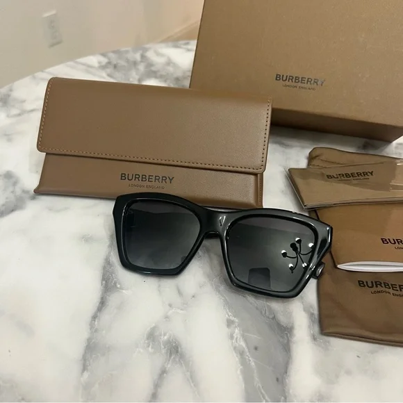 NEW Burberry | Arden BE4391 Black Sunglasses - Picture 5 of 11